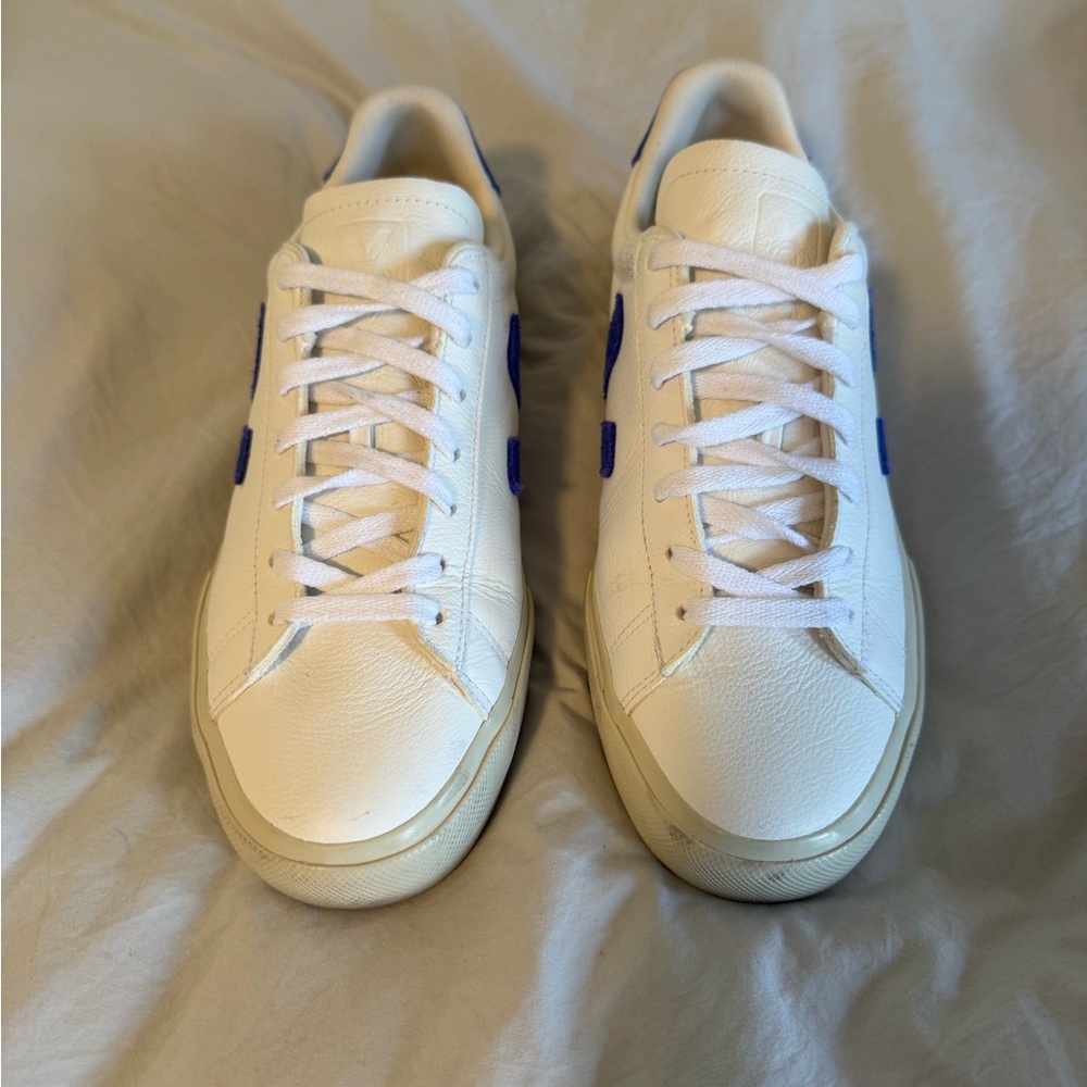 Unisex Veja White Leather Sneakers with Blue V Logo - Picture 3 of 8